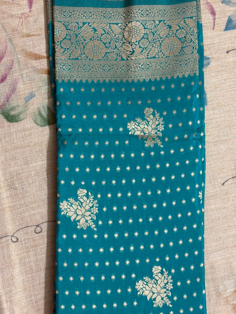 PREMIUM TRENDY CRAPE GEORGETTE SAREE - Image 2