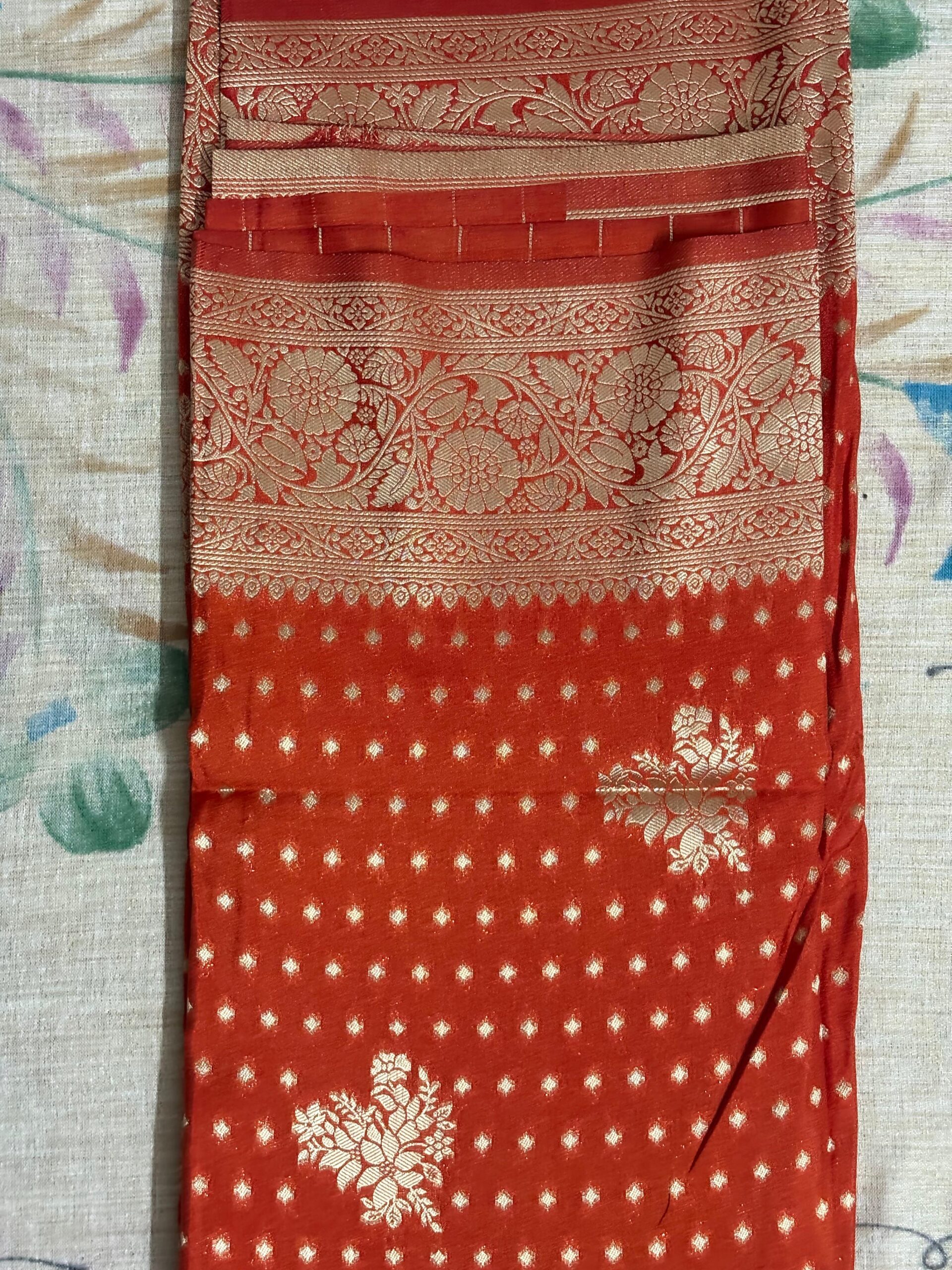 PREMIUM TRENDY CRAPE GEORGETTE SAREE - Image 2